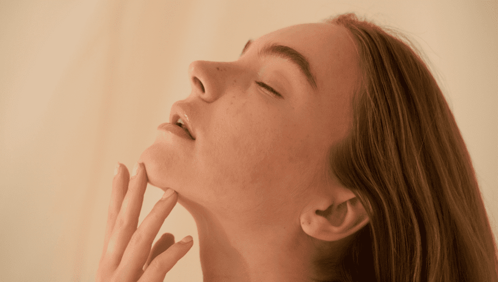 El Mewing y Chewing Relación con el Desarrollo Facial y la Ortodoncia
